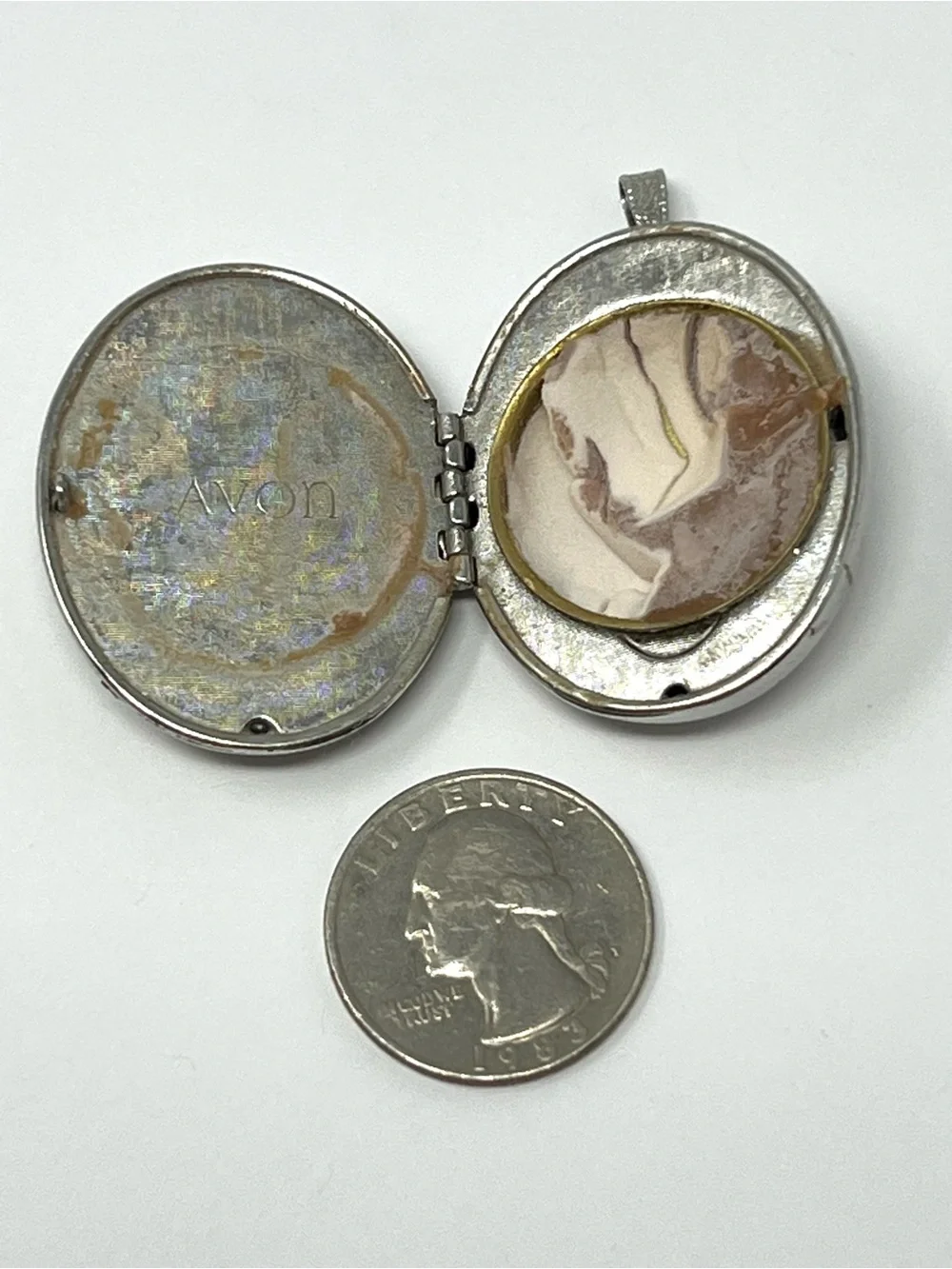 Vintage 1966 Avon Silvertone Black Faceted Stone Solid Perfume Locket Pendant